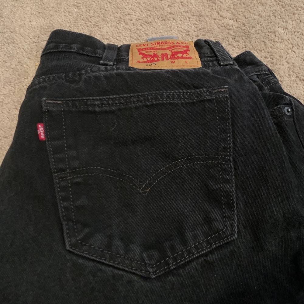 Black men’s Levi’s jeans 505 42x34